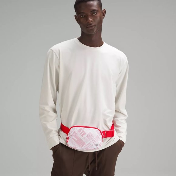 lululemon NWT everywhere belt bag 1L white/lulu red manifesto - Picture 2 of 6